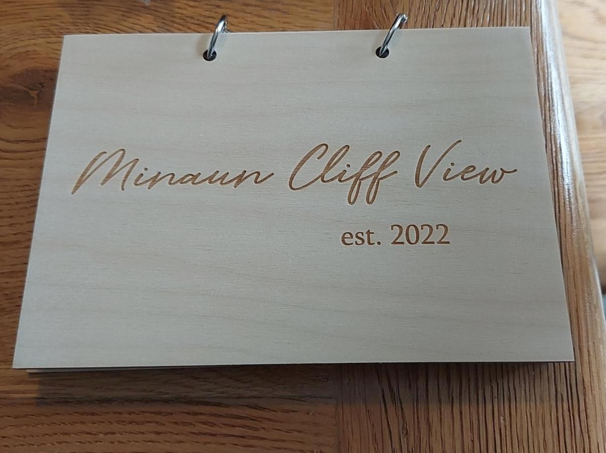 Appartamento Minaun Cliff View Keel  Esterno foto